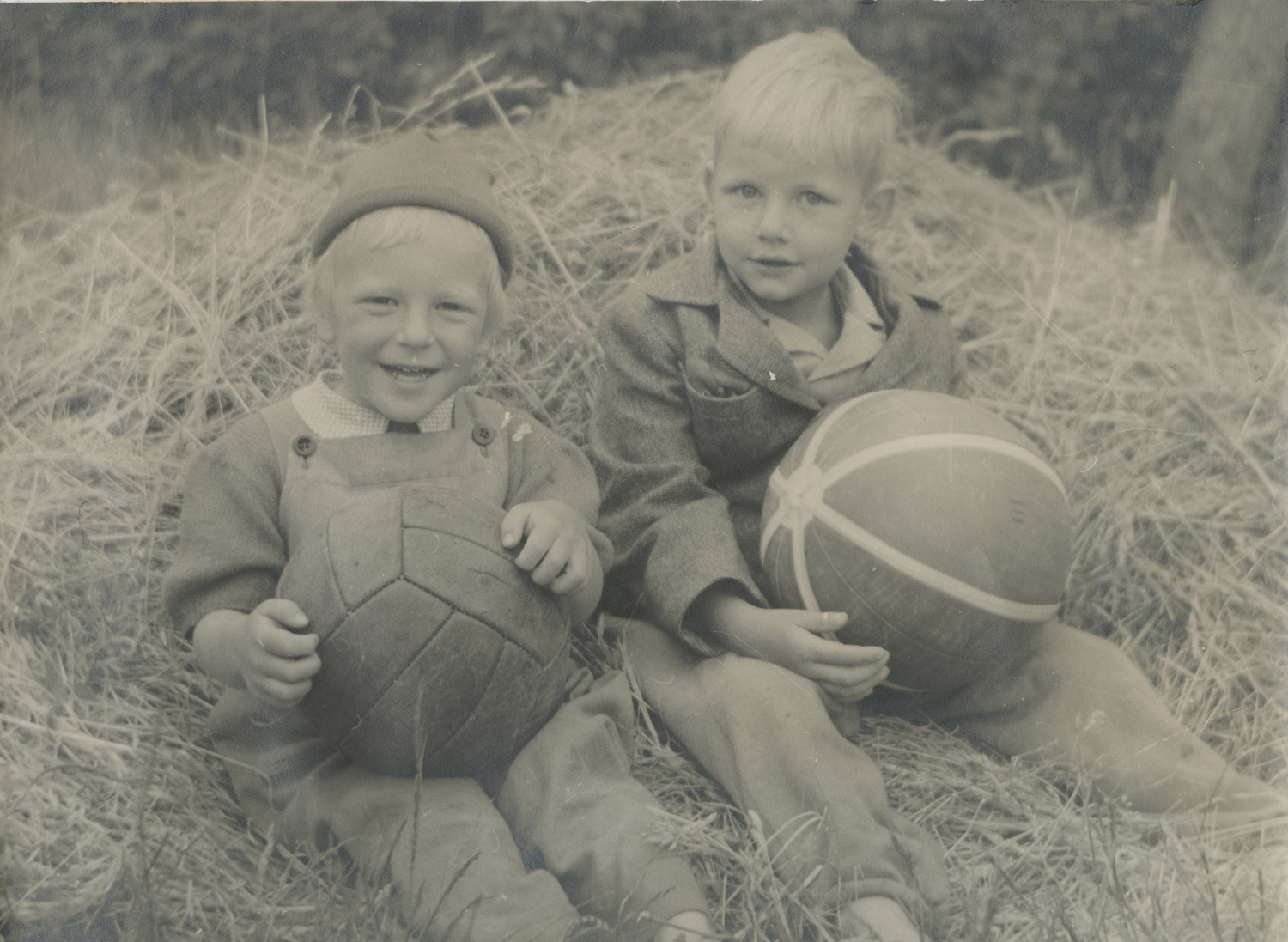 Pelle Wester (f. 1949) med Lennart från granngå...