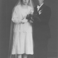 SLM 17039 - Oskar & Märta Axelssons bröllop på Vårdinge Prästgård 1927
