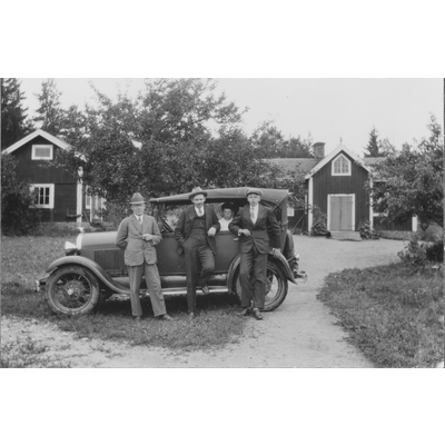 SLM SEM_EN1538 - Släktbesök på Karlbyå år 1930
