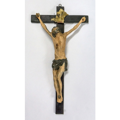 SLM 19061 - Krucifix med Kristusgestalt av målat bly, monterad på kors av trä