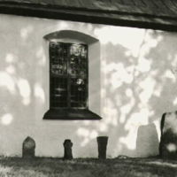 SLM M009488 - Gravstenar vid Gryts kyrka, 1938