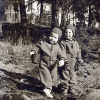 SLM P10-929 - Barn på Björksund