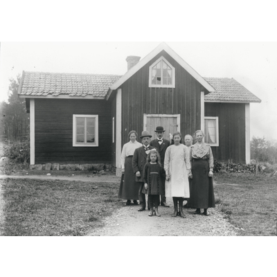 SLM SEM_Dg1778 - Syskonbesök på Stora Karlbyå år 1919