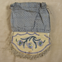 SLM 3127 - Väska av siden med pärlbroderier, från Ekenäs i Blacksta socken