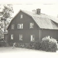 SLM S26-85-29 - Flättna gård, Nyköping, 1985
