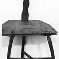 SLM 3512 - Matstol/bordsstol från Bälinge socken