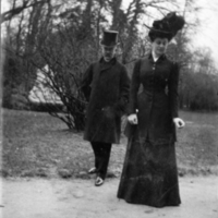 SLM P09-773 - Kammarherre Carl Ossbahr och hovdamen Cecilia (senare af Klercker) 1906