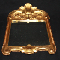 SLM 10683 - Spegel i rokoko, från 1700-talets mitt