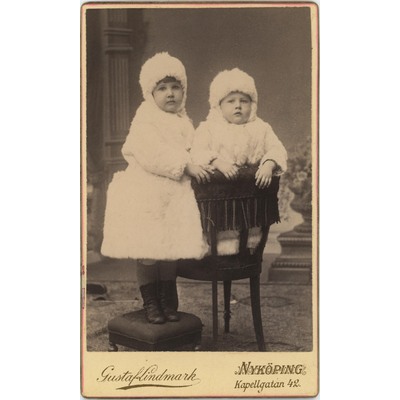 SLM P2019-0049 - Hildur och Artur Lundqvist omkring 1890