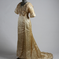 SLM 36877 - Sigrid Segelbergs brudklänning från 1913