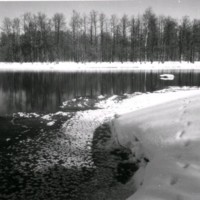 SLM M030493 - En sjö på vintern