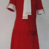 SLM 33028 - Klänning av röd trikå, inköpt på boutique i Stockholm på 1970-talet