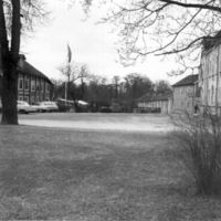 SLM A11-254 - Gripsholms Värdshus med torget.