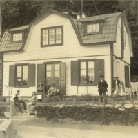 SLM P12-222 - Stjärnfors, Stjärnhov. Johanna och Karl Lundahls hem, ca 1921-25