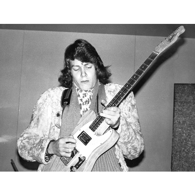 SLM D05-554 - Lasse med sin elgitarr år 1974