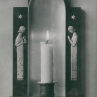 SLM P2015-765 - Ljuslampett av bildhuggare Fritz Johansson, ca 1940
