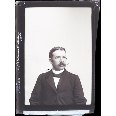 SLM X10-565 - Porträtt på herr Oldenburg, 1901