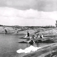 SLM M027870 - Badande kvinnor i Oxelösund, tidigt 1900-tal