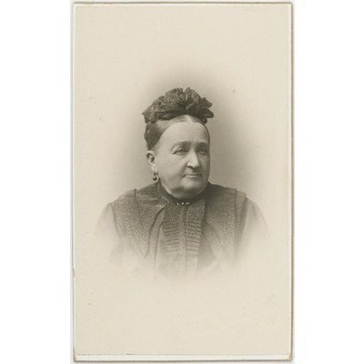 SLM P2019-0011 - Emma Hedin född Lundqvist (1831-1911)