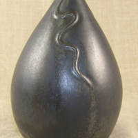 SLM 28097 - Vas av stengods, mörkbrun glasyr, Edgar Böckman