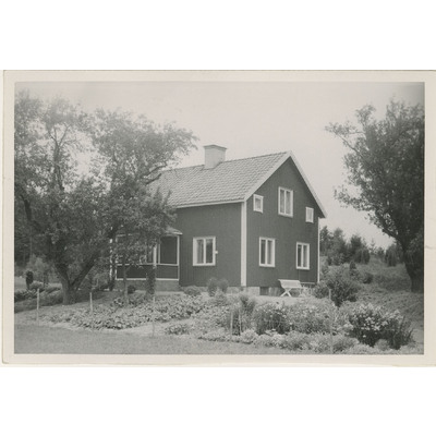 SLM M004630 - Vadets gård med manbyggnad uppförd 1937.