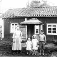 SLM X543-95 - Familjeporträtt, Eskilstuna, 1920-tal