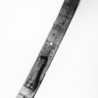 SLM 2842 - Mangelbräde med skuren dekor, daterat 1680, från Lindberga i Österåker