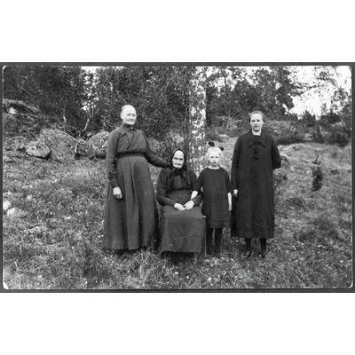 SLM R543-92-5 - Kvinnor från Lurstugan, 1920-tal