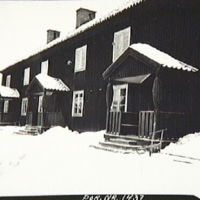 SLM POR51-1437 - Förola gruva, arbetarbostäder. Foto 1951