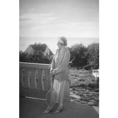 SLM P2017-0211 - Lisa Hillerström i tennisdräkt 1930