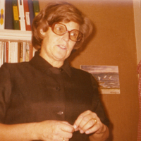 SLM P06-40 - Ruth Ekinge hemma i villan i Stenkulla, Nyköping, på 1970-talet