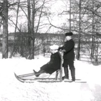 SLM Ö702 - Helene och Carl Åkerhielm på Ökna, 1890-tal