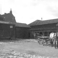 SLM X231-78 - Ljungströmers gård, Västra Storgatan 6 i Nyköping omkring 1920