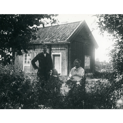 SLM SEM_Dg820 - Familjen Gustav Johansson vid Gredby soldattorp nr 678, Stensborg.