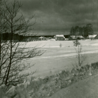 SLM P12-1480 - Vinterbild av Haga gård 1952
