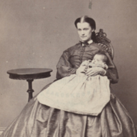 SLM P11-7031 - Betty Fritsch med dottern Gerda år 1866
