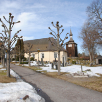 SLM D10-499 - Trosa Stads kyrka, kyromiljön söder om kyrkan.