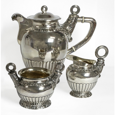 SLM 59406 1-3 - Kaffekanna och sockerskål av silver, tillverkade 1957, gräddkanna 1834