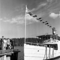 SLM R92-421-1 - Ångfartyget Drottningholm lägger till