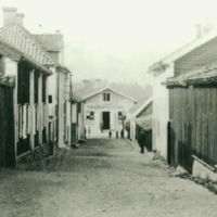 SLM R216-90-5 - Gata i Malmköping, 1890-tal