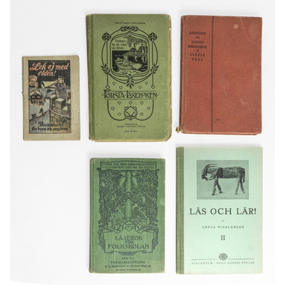 SLM 59479 1-5 - Fem läseböcker från Strängnäs skolor 1914-1938