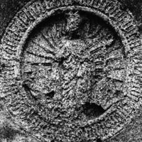 SLM M004183 - Skulptur i kalksten vid porten av Jungfru Maria
