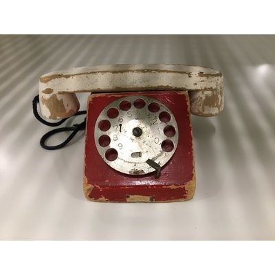 SLM 39092 - Leksakstelefon i trä