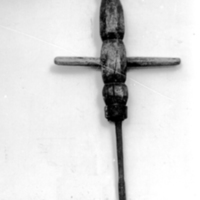 SLM 1361 - Skuren navare med skedformad borr, knopp saknas, från Prätsttorp i Lids socken