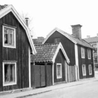 SLM R34-85-5 - Gamla trähus på Östra Kvarngatan, Nyköping