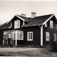 SLM M012111 - Stora Höglunda, med manbyggnad uppförd 1870