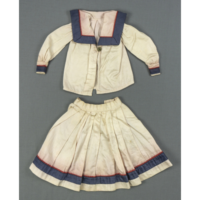 SLM 54748 - Dockkläder, dräkt bestående av jacka och kjol, troligen 1930 - 40-tal