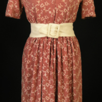 SLM 37077 1-2 - Karin Wohlins klänning från 1940-talet.