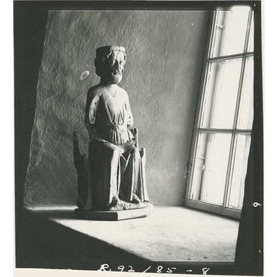 SLM R92-85-8 - Träskulptur från omkring 1300, Bärbo kyrka