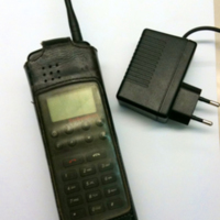 SLM 34285 1-3 - Mobiltelefon från 1990-talet